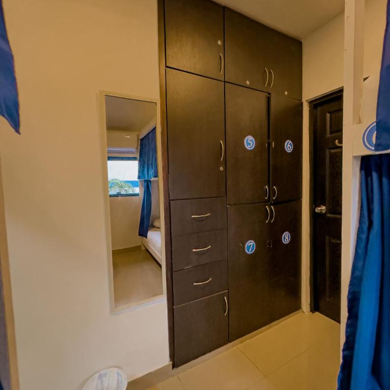 Casa del Puerto Hostel & Suites - Cama en habitación compartida mixta de 4 camas - 3