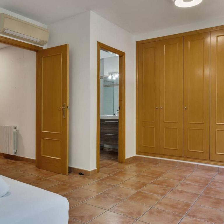 Steps to Arenal Beach - 4BR Home, Pool, Garage & BBQ - Casa - 35