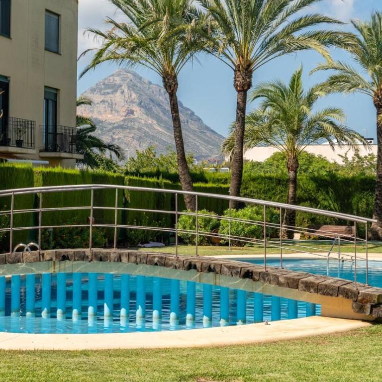 Steps to Arenal Beach - 4BR Home, Pool, Garage & BBQ - Casa - 16
