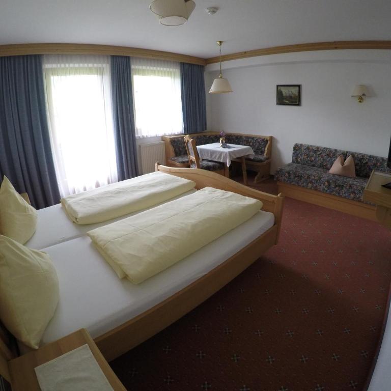 Gästehaus Alpenland - Comfort Doppelzimmer mit Balkon - 2