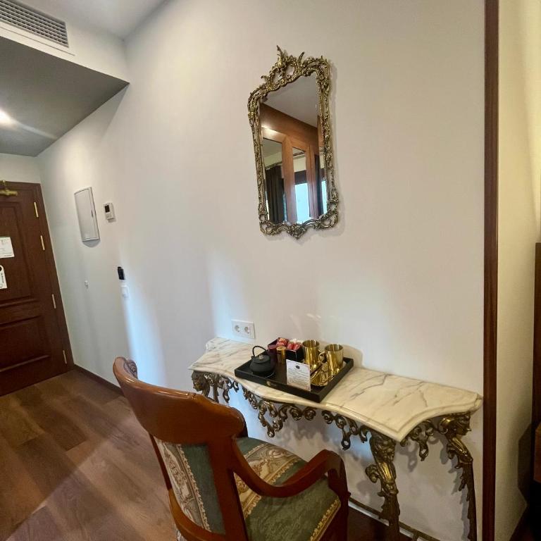 Hotel Boutique Casón De Los López - Habitación Doble Deluxe con balcón - 10