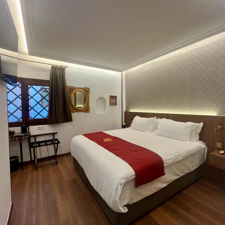 Hotel Boutique Casón De Los López - Suite Familiar Deluxe - 17