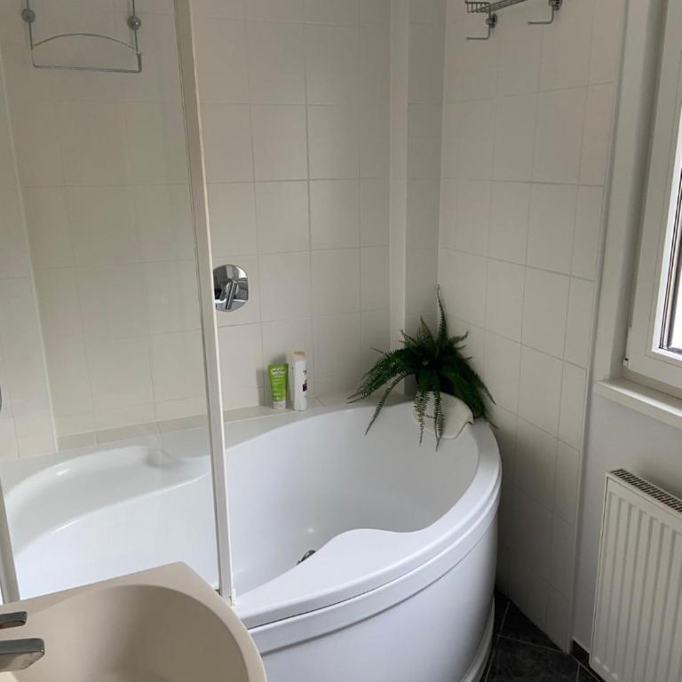 Villa Zaubertal Linz - Viel Raum - 86m2 für Familie, Natur & Arbeit nahe der Stadt - Apartment - Erdgeschoss - 17