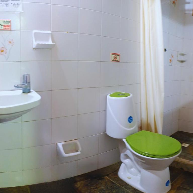 The Rock House Eco - Habitación Cuádruple con baño privado - 5