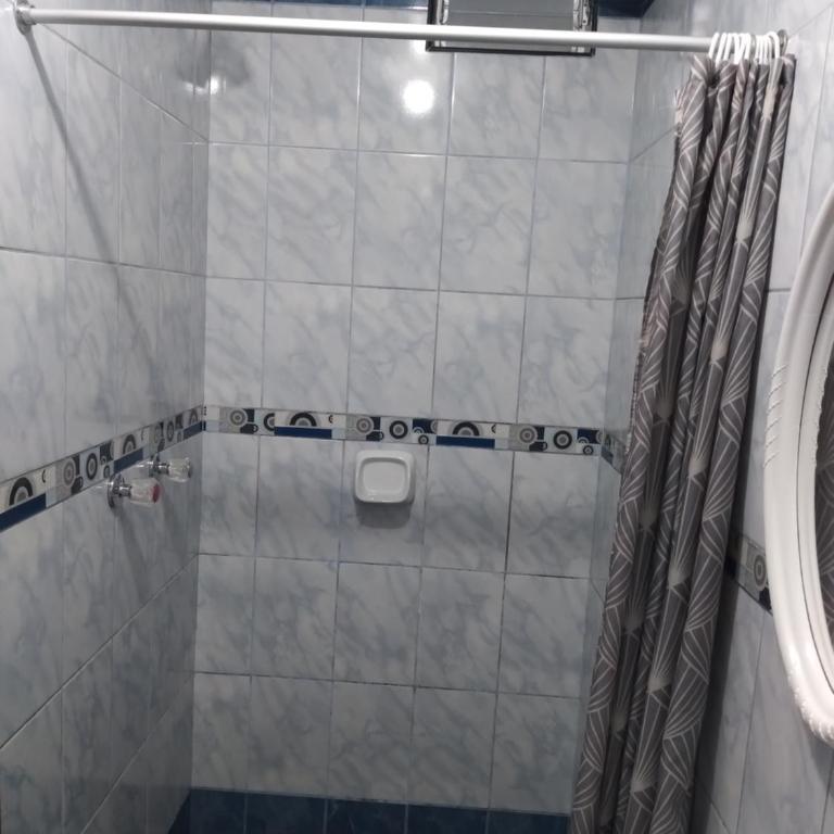 Hospedaje Tres Cruces - Habitación Triple con baño privado - 2