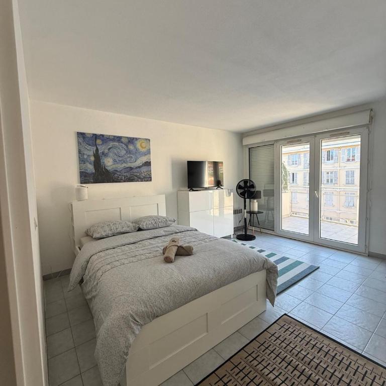 Big, comfortable studio minutes from MC borders - Appartement 1 Chambre - 1