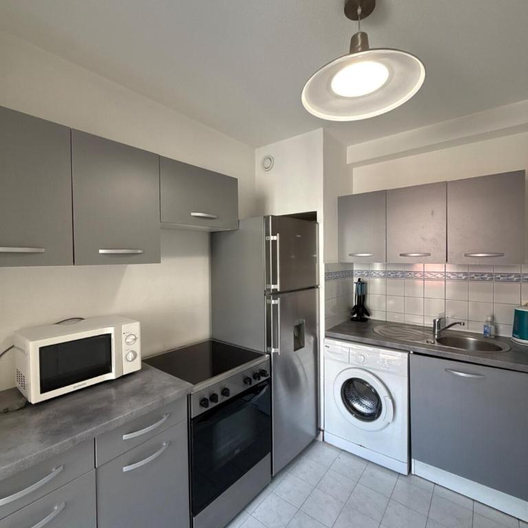 Big, comfortable studio minutes from MC borders - Appartement 1 Chambre - 3