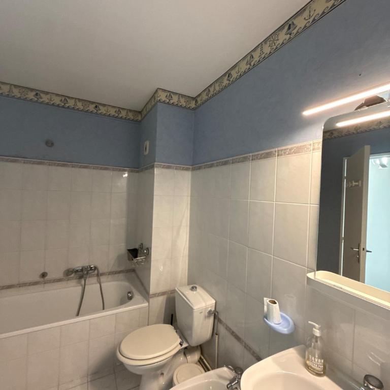 Big, comfortable studio minutes from MC borders - Appartement 1 Chambre - 8