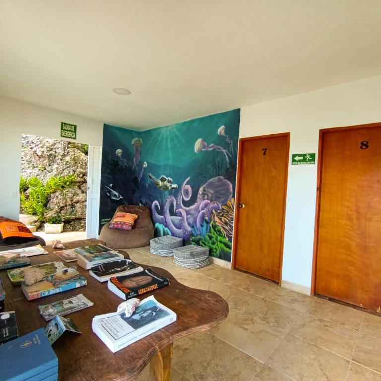The Rock House Eco - Twin Room with Private Bathroom - 12