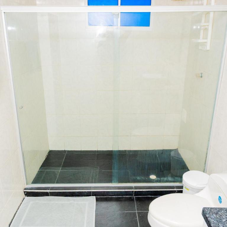 Departamento Bocagrande cerca a playas - Four-Bedroom House - 31
