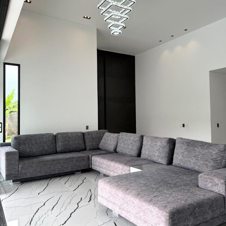 Cómoda y tranquila casa de lujo sector cerritos - Villa - 8