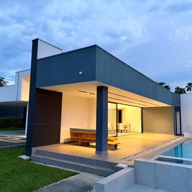 Cómoda y tranquila casa de lujo sector cerritos - Villa - 39