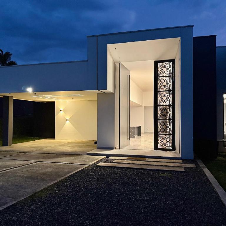 Cómoda y tranquila casa de lujo sector cerritos - Villa - 51
