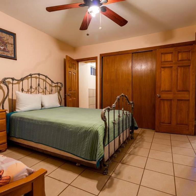 Gorgeous beach front condo - Casa - 4