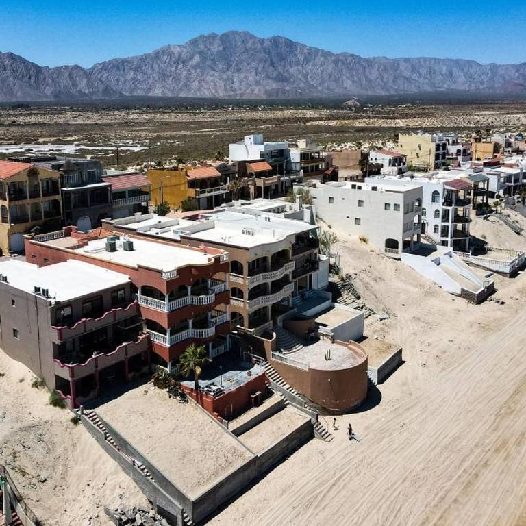 Gorgeous beach front condo - Casa - 23