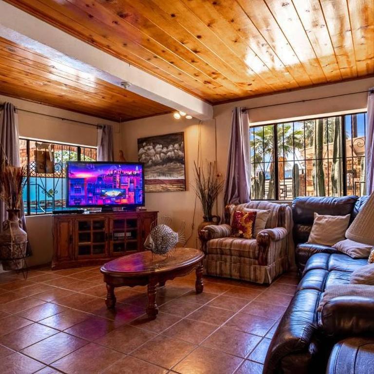 Huge Family 5 bedroom sleeps 16 with private pool home - Casa - 8