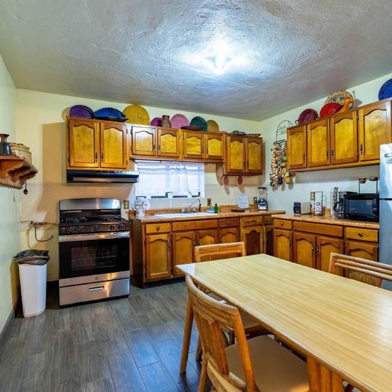 Huge Family 5 bedroom sleeps 16 with private pool home - Casa - 11