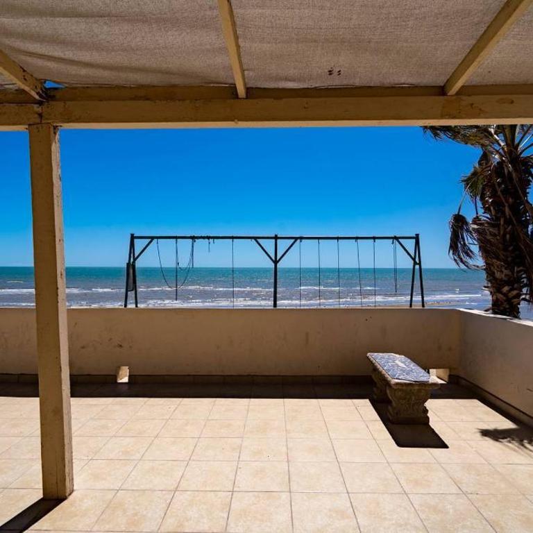InTown Beach front condo - Casey`s condo 1 - Casa - 26