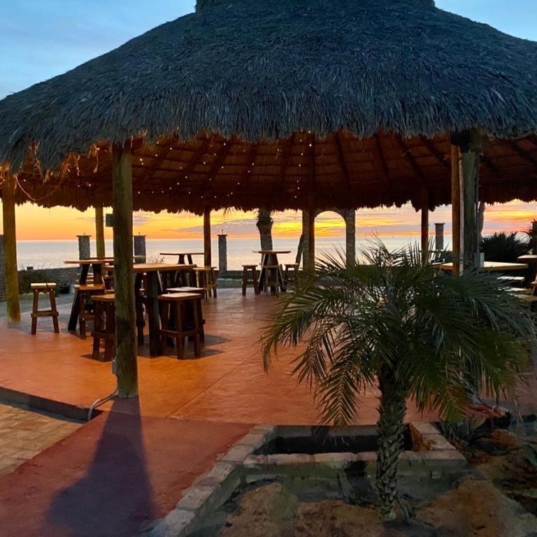 Beach Bungalow, Pool and direct Beach Access - Bungalow - 20