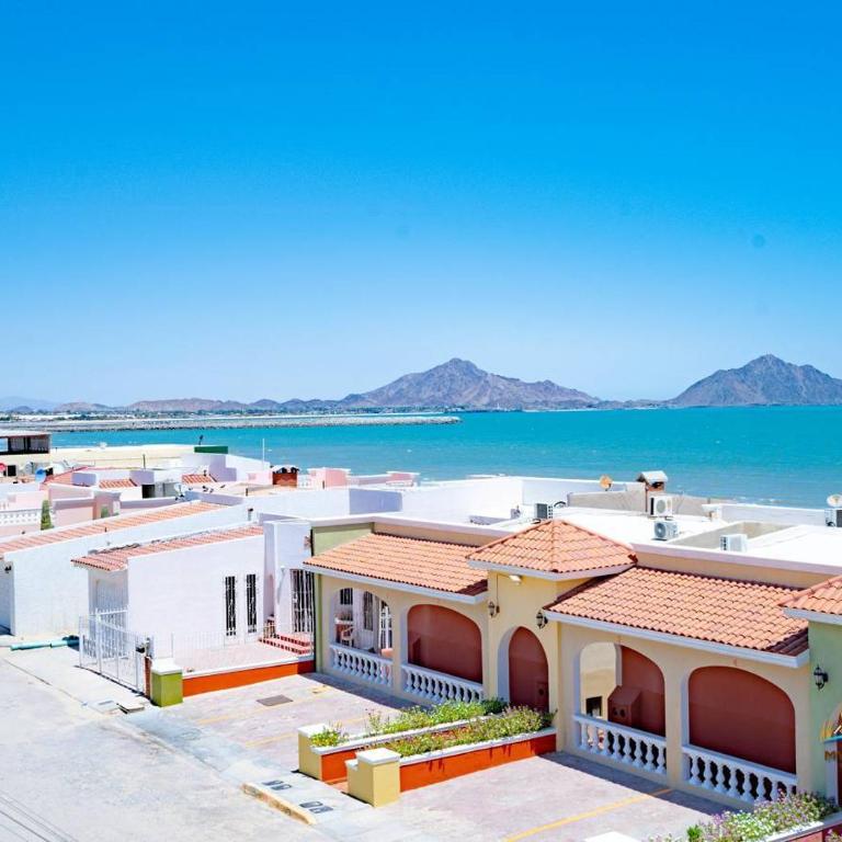 Beautiful ocean view, Jerry`s condo 3 - Casa - 1