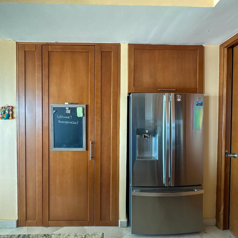 Waves & Relaxation Oceanfront 2BR Family Condo - Apartamento - 20