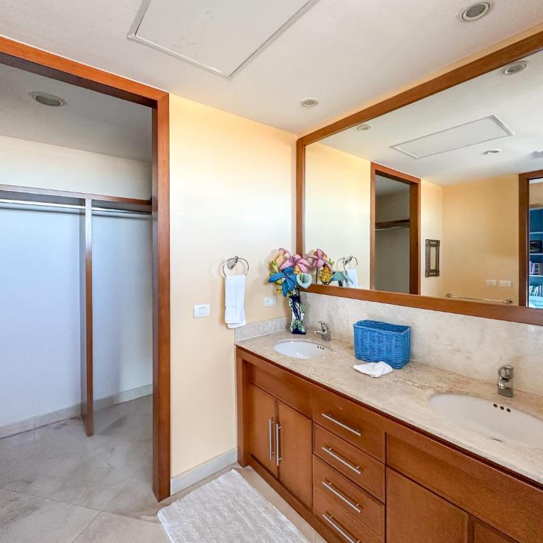 Waves & Relaxation Oceanfront 2BR Family Condo - Apartamento - 37