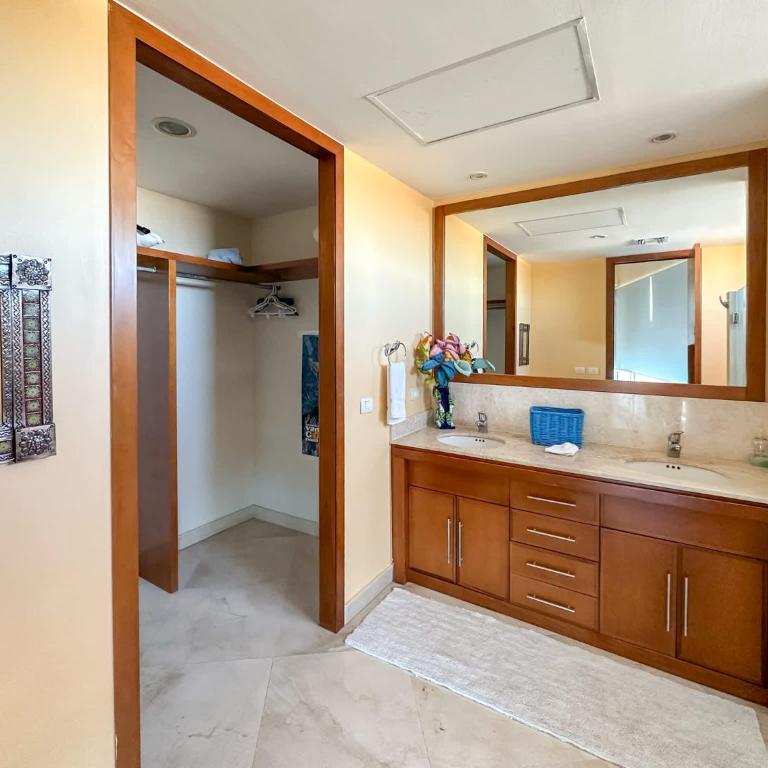 Waves & Relaxation Oceanfront 2BR Family Condo - Apartamento - 38