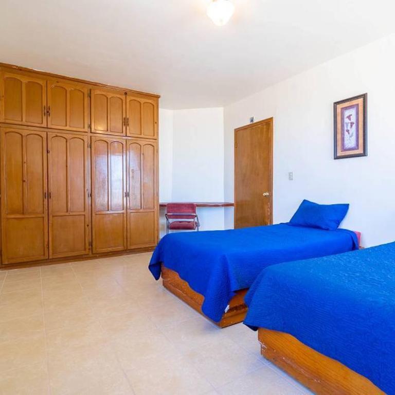 InTown Beach front condo - Casey`s condo 1 - Casa - 10