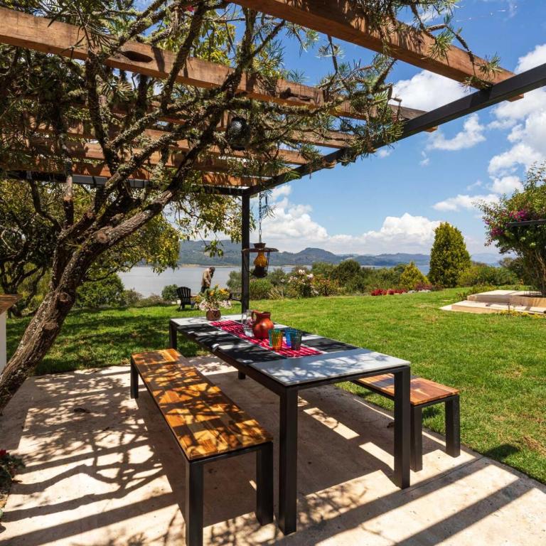 FINCA TUTASUA Lake View Luxury House - Villa - 47