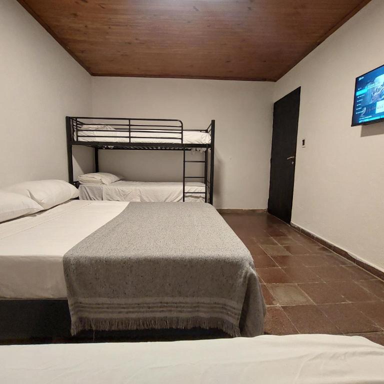 El Gran Gomero Hostal & Motoposada - Habitación Familiar con baño compartido - 9