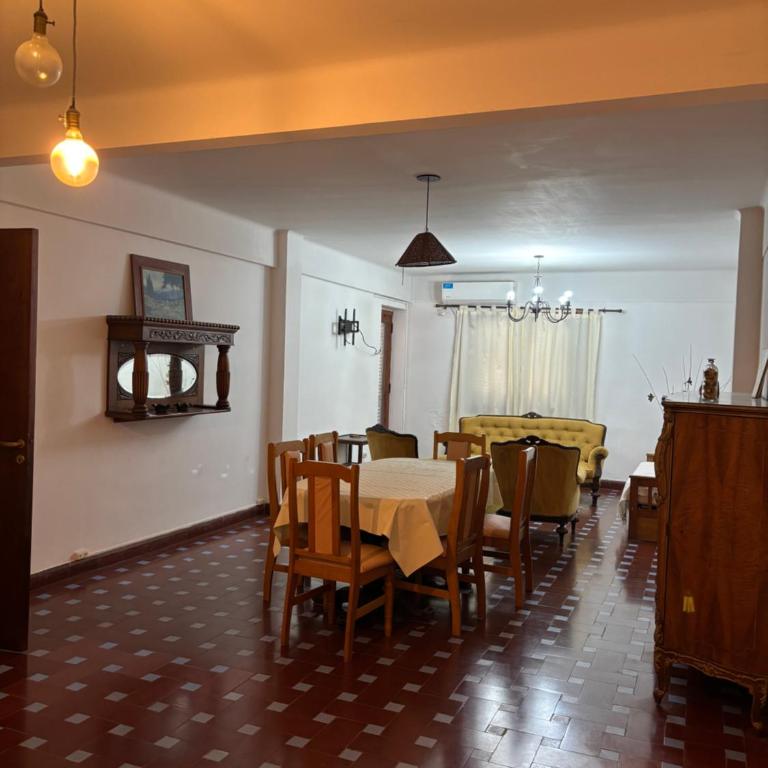 Alquiler de Semi-piso céntrico 3 ambientes - Three-Bedroom Apartment - 9