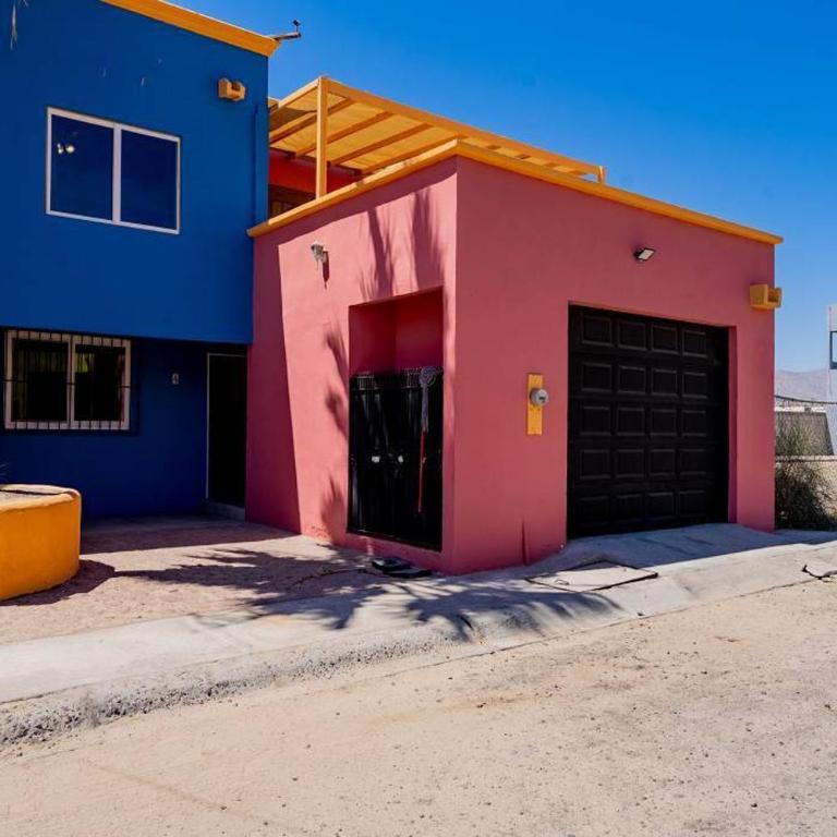 Condo 4, In town and steps to the beach and Malecon - Casa - 1