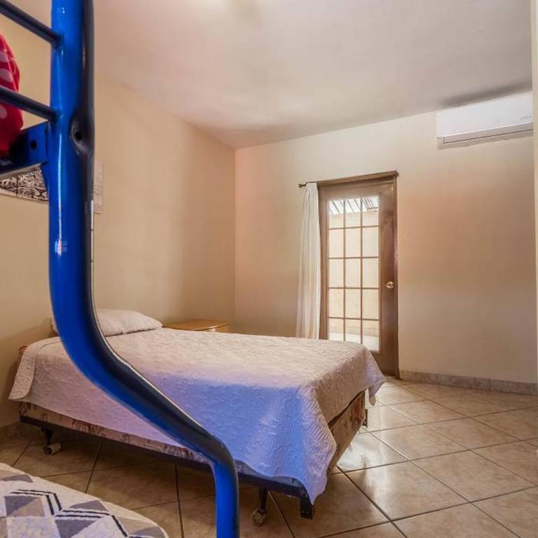 Condo 4, In town and steps to the beach and Malecon - Casa - 9