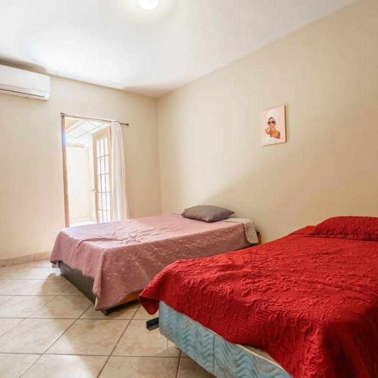 Condo 4, In town and steps to the beach and Malecon - Casa - 12