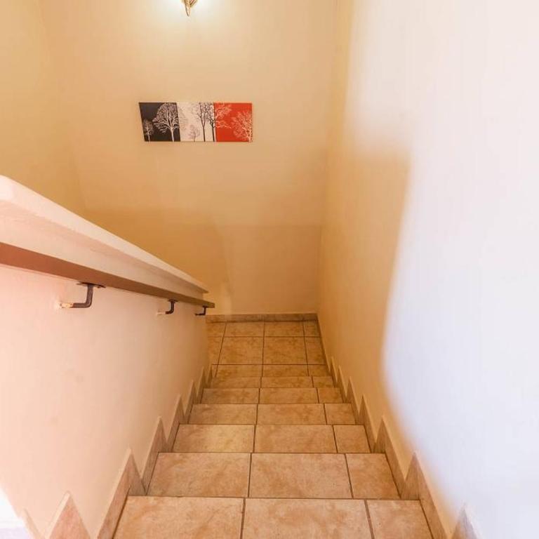 Condo 4, In town and steps to the beach and Malecon - Casa - 14