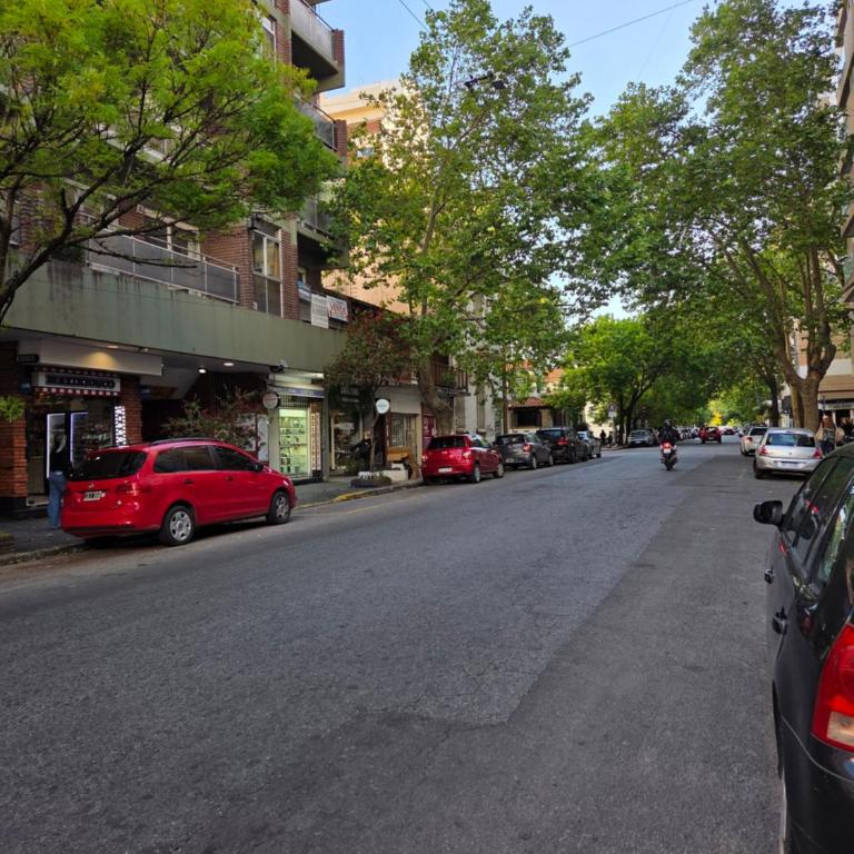 Luminoso Depto de 2 Amb Zona Guemes - One-Bedroom Apartment - 17