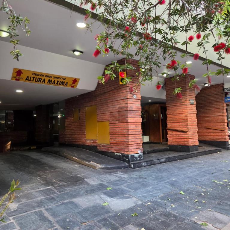 Luminoso Depto de 2 Amb Zona Guemes - One-Bedroom Apartment - 30