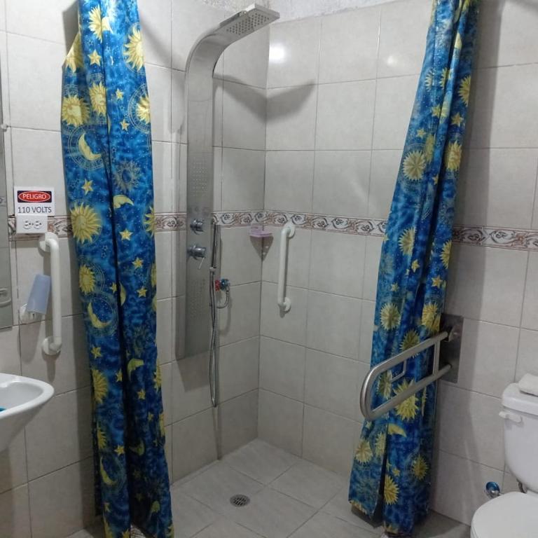 Hostal Hojas - Twin Room - Disability Access - 3