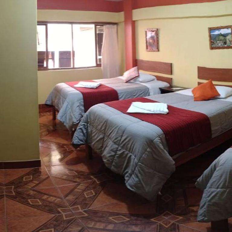 Hospedaje Tres Cruces - Habitación Triple con baño privado - 1