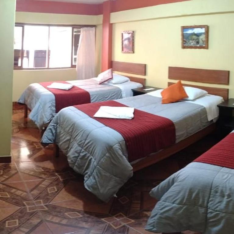 Hospedaje Tres Cruces - Habitación Triple con baño privado - 2