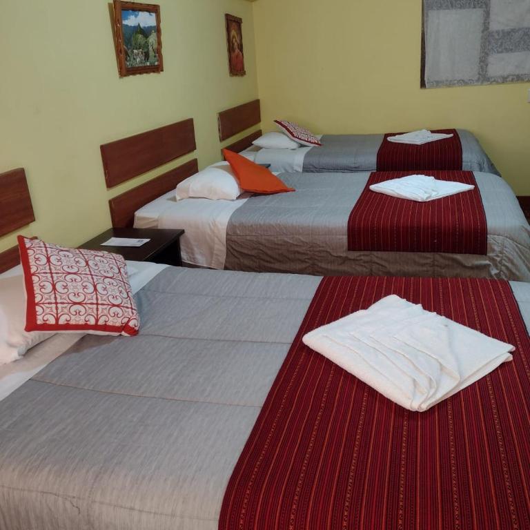 Hospedaje Tres Cruces - Habitación Triple con baño privado - 8