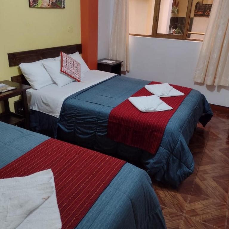 Hospedaje Tres Cruces - Habitación Familiar con baño privado - 6