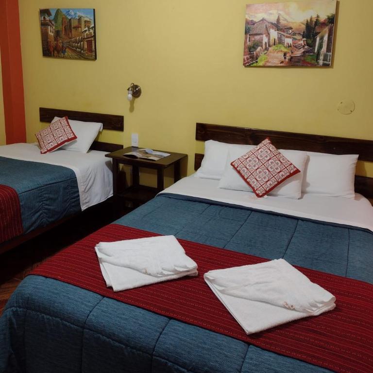 Hospedaje Tres Cruces - Habitación Familiar con baño privado - 9