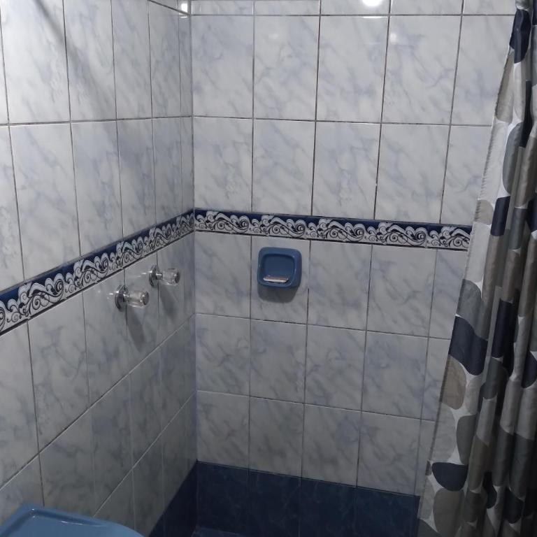 Hospedaje Tres Cruces - Habitación Triple con baño privado - 9