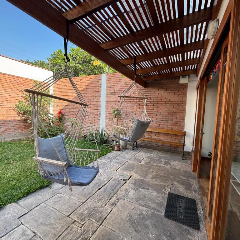 Casa amplia y acogedora, en Miraflores - Three-Bedroom Home - 1