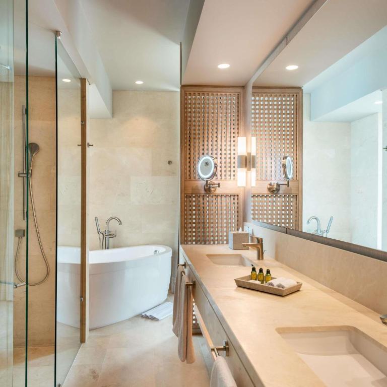 Sofitel Barú Calablanca - Suite Emerald con cama extragrane, bañera de hidromasaje y vistas al mar - 3