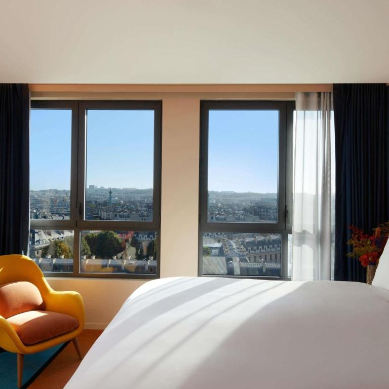 SO/ Paris Hotel - Zimmer Collection in der Dachetage — Blick auf die Dächer von Paris - 1