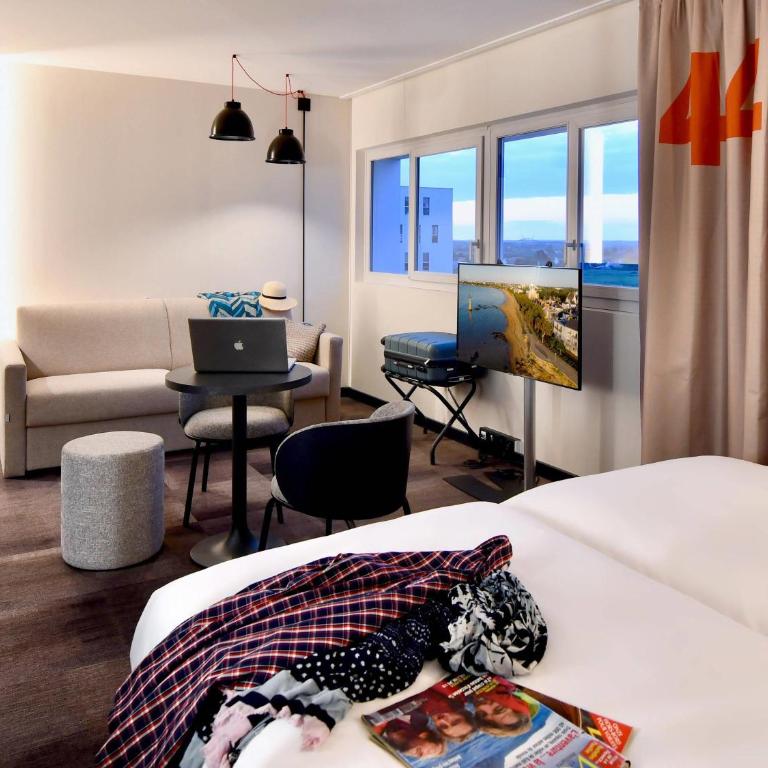 ibis Styles Saint Nazaire Centre Gare - Suite Double avec Canapé-Lit - 1