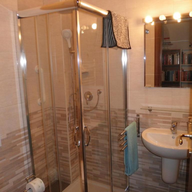Don Milani - Camera Doppia con Letti Singoli con Bagno Privato Esterno - 17