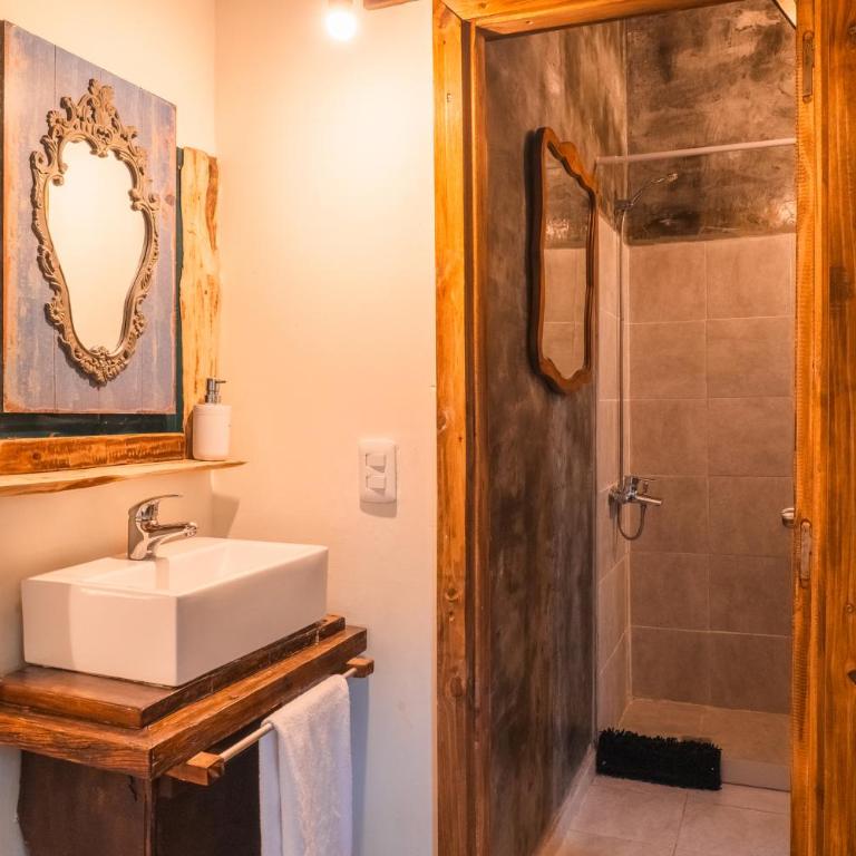 Cabañas en el Bosque a 5 minutos del mar - Estancia CH - Suite con terraza - 5